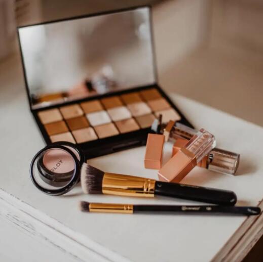 上?；瘖y品品牌全案策劃怎么做？